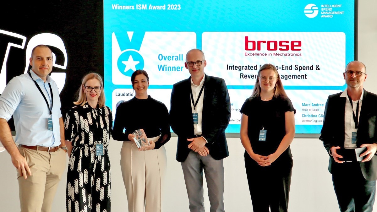  Brose ist Gesamtsieger des Intelligent Spend Management Award 2023. Von links: Sven Erber, Leiter Einkauf Brose Gruppe; Jurorin Miriam Jäger, Leiterin Globale Beschaffung Indirekte Materialien und Dienstleistungen Daimler Truck AG; Christina Görtler, Leiterin Digitalisierung, Controlling und Prozesse Einkauf Brose Gruppe; Christian Ley, CIO Brose Gruppe; Janina Goller, Projektleiterin Digitalisierung Einkauf Brose Gruppe und Juror Dirk Senn, Leiter Intelligente Beschaffung und Business Netzwerk SAP Deutschland. 