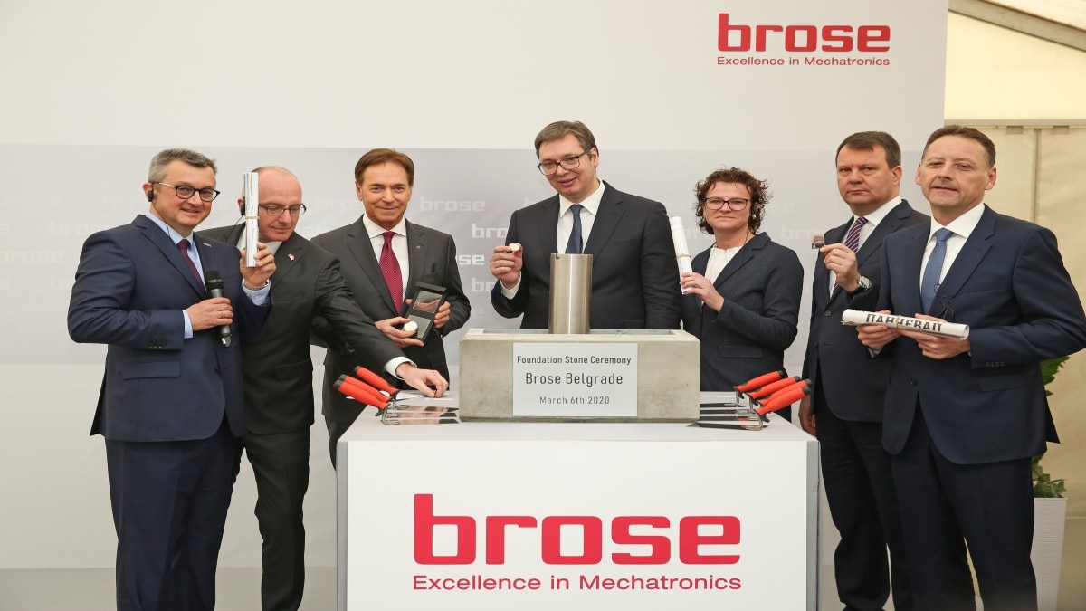  Brose groundbreaking ceremony in Pančevo (from left to right): Thomas Spangler (Executive Vice President Operations Brose Group), Thomas Schieb (German Ambassador to the Republic of Serbia), Michael Stoschek (Chairman of the Brose Group), Aleksandar Vučić (President of Serbia), Simone Simon (Vice President Facility Planning Brose Group), Igor Mirović (President of the Government of the autonomous province of Vojvodina), Saša Pavlov (Mayor of Pančevo). 